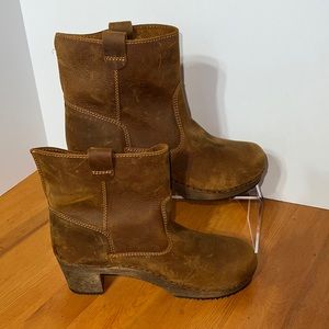 Sanita Juan brown leather booties/ankle boots. Size 39. EUC.